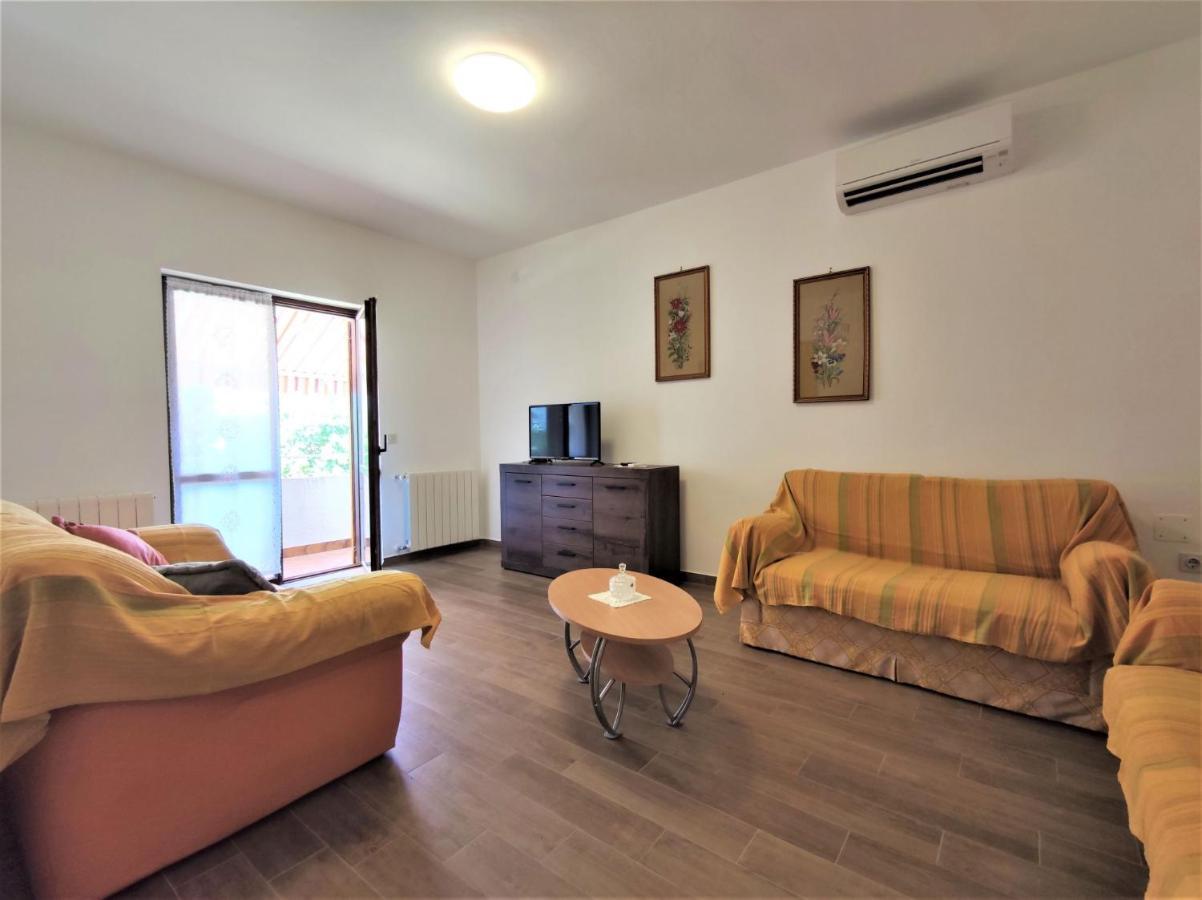 Apartments Morena Rakalj Kültér fotó